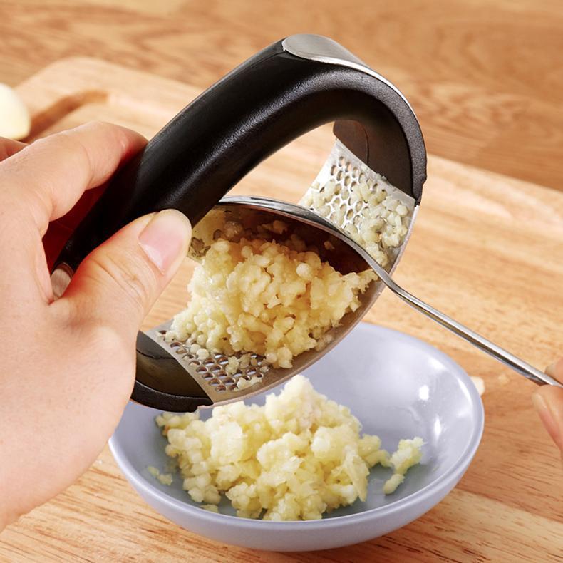 New Garlic Press - Stainless Steel Manual Garlic Mincer Slicer With Handle Garlic Crusher Squeezer Vegetable Tool Kitchen Gadgets